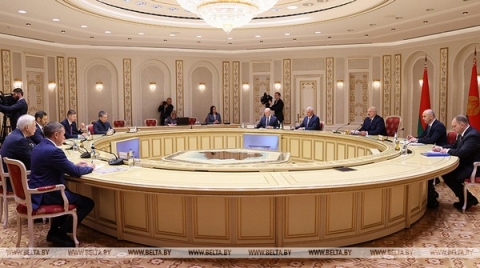 Лукашенко: Беларусь и&nbsp;Россия делают очень большую ставку на&nbsp;промышленную сферу