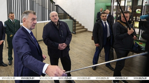 Лукашенко поручил по-хозяйски развивать территории заповедников и осмотрел "деревню будущего"